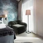 Hotel Scandic Flesland Airport 4*