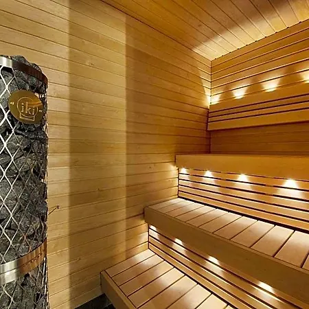 Scandic Flesland Airport Hotel 4*