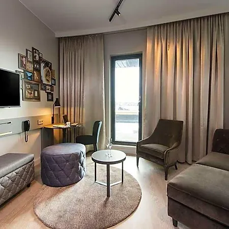 Hotel Scandic Flesland Airport 4*