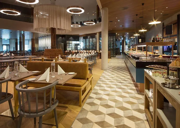 Scandic Flesland Airport מלון 4*